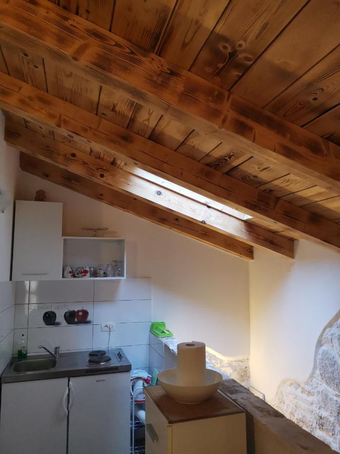 Apartment Beatrice. 10Mt To The Beach :) 罗维尼 外观 照片
